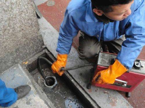 沙依巴克疏通下水道