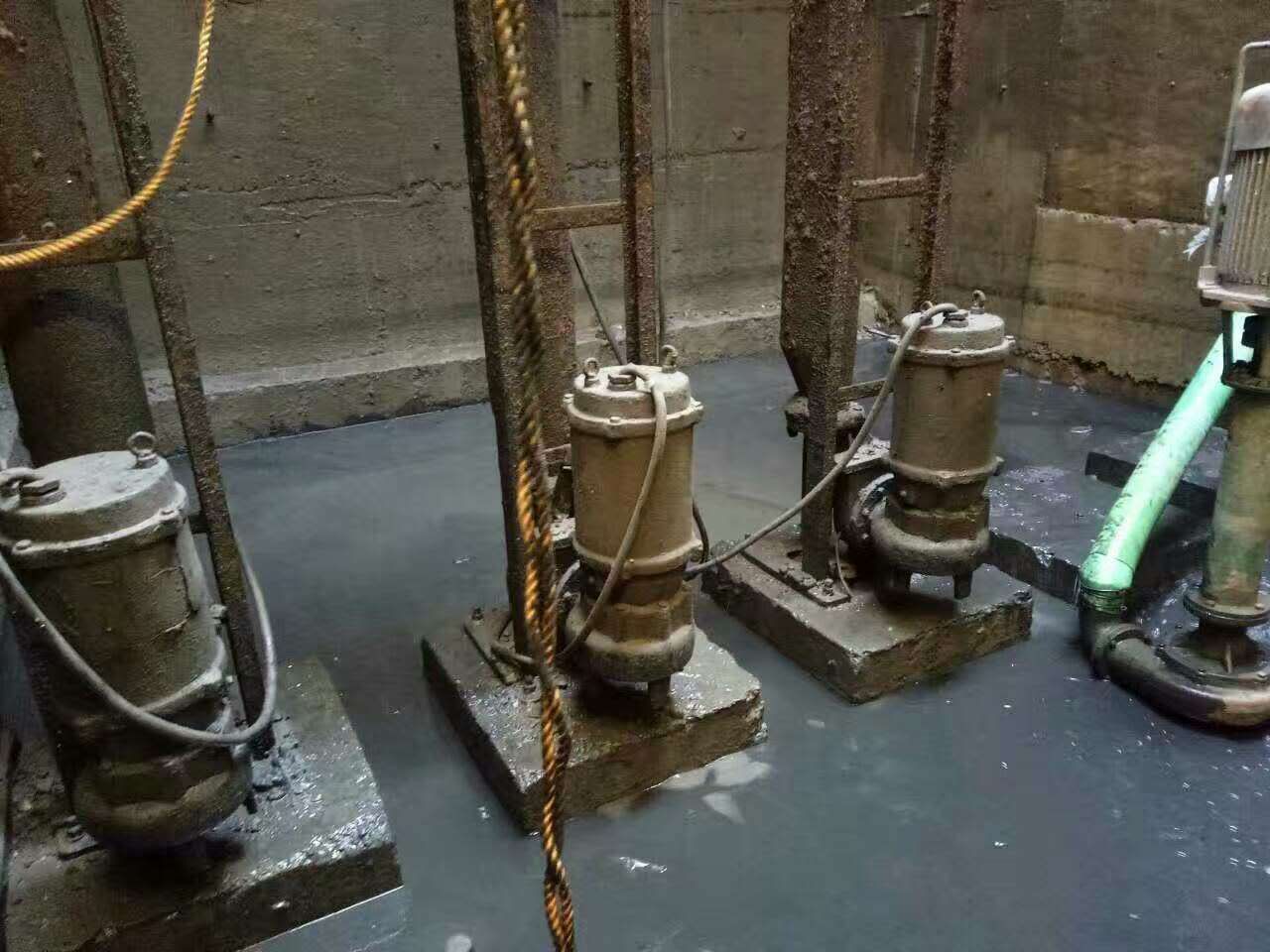 沙依巴克污水池清理